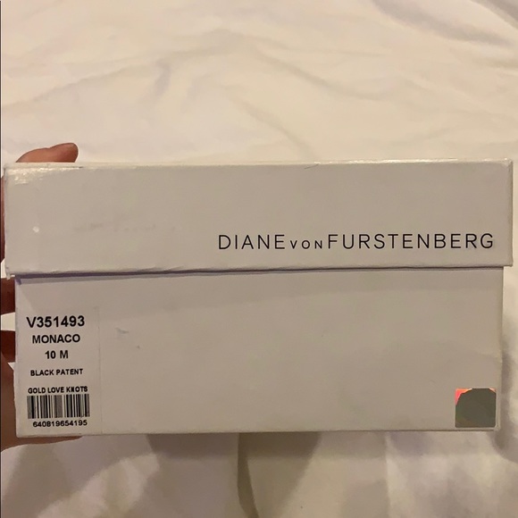 Diane von Furstenberg Black Patent Monaco Sandals - Picture 7 of 7